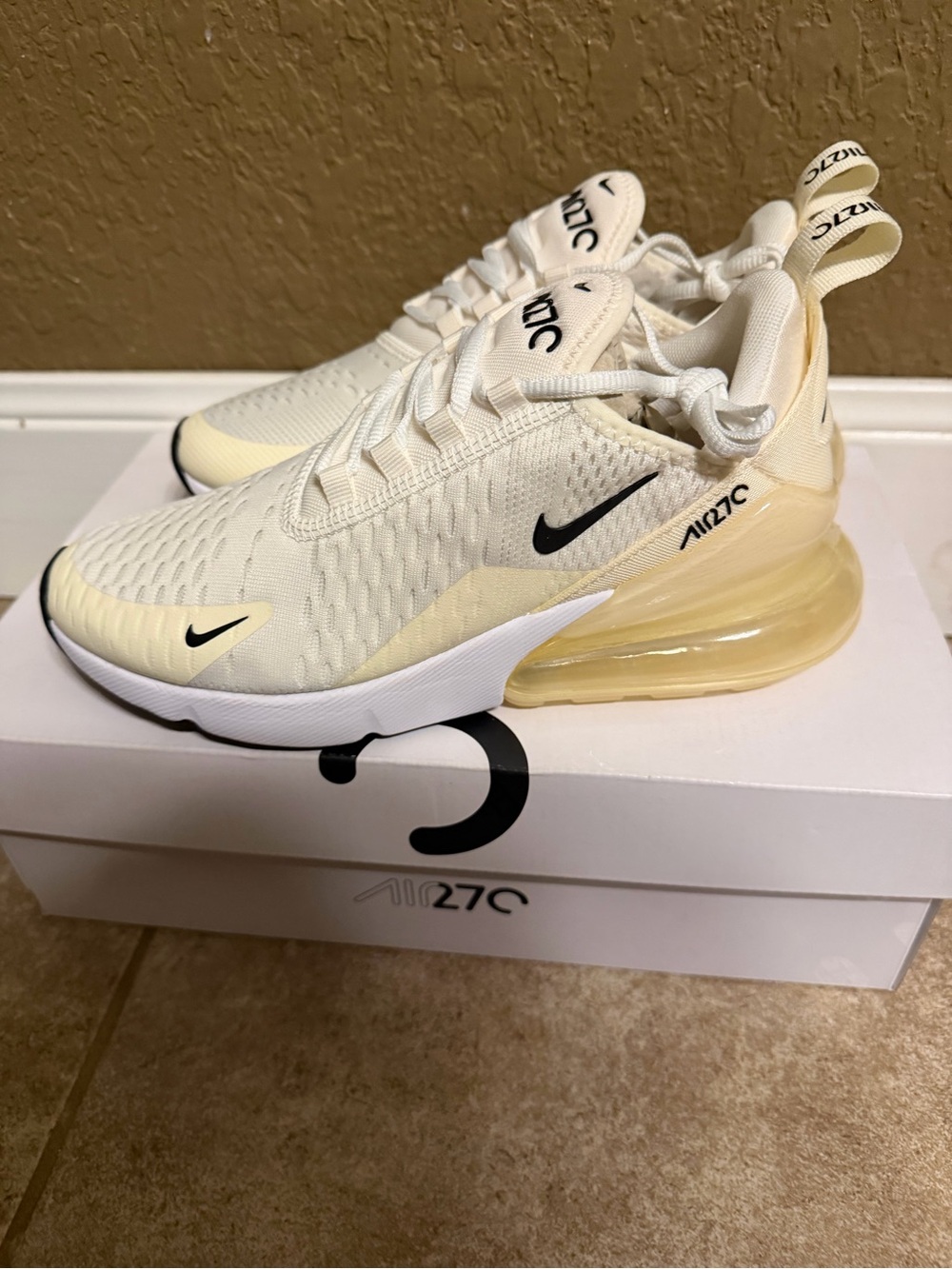 Nike Air Max 270 6.5 women’s